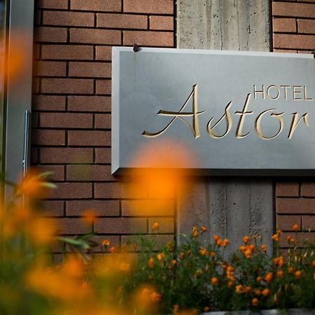 Hotel Astor Modène Extérieur photo